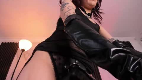 Snapshot of sadie_manson chatting on 02-15-25, 02:44 SADIE online show from 02-15-25, 02:44