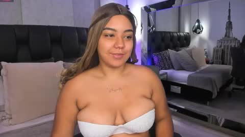 Snapshot of sadiefoster chatting on 09-19-25, 01:23 Sadie online show from 09-19-25, 01:23