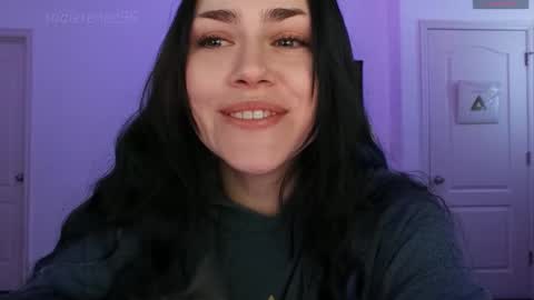 Snapshot of sadierenee96 chatting on 10-13-25, 10:32 Sadie Renee  online show from 10-13-25, 10:32