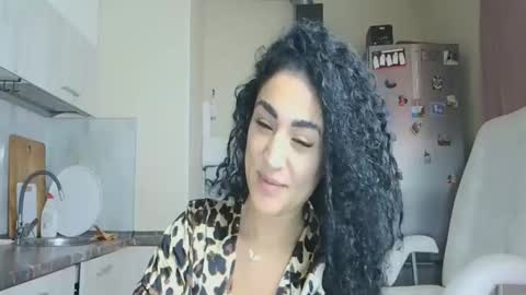 Queen online show from 11-02-25, 11:01