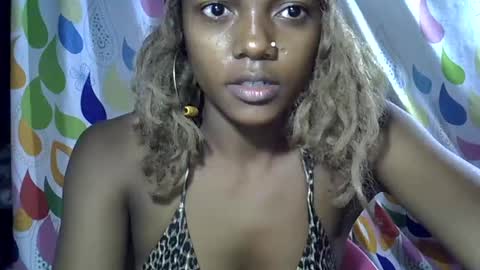 Snapshot of safira19 chatting on 09-13-25, 04:12 safira19 online show from 09-13-25, 04:12