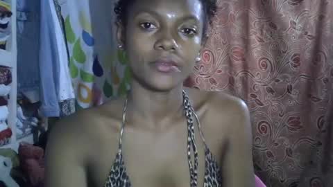 Snapshot of safira19 chatting on 10-09-25, 09:57 safira19 online show from 10-09-25, 09:57