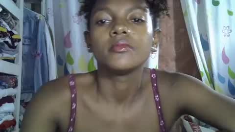 Snapshot of safira19 chatting on 10-11-25, 08:07 safira19 online show from 10-11-25, 08:07