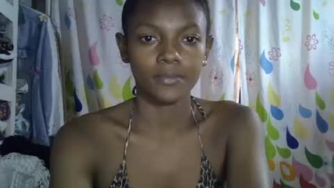 Snapshot of safira19 chatting on 10-18-25, 01:34 safira19 online show from 10-18-25, 01:34