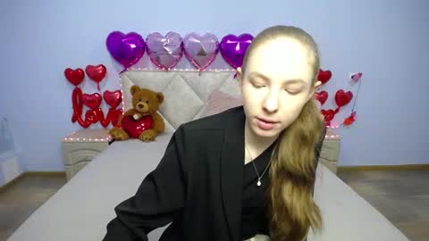 Snapshot of safirafuracao chatting on 03-06-25, 03:56 Safira Furacao online show from 03-06-25, 03:56