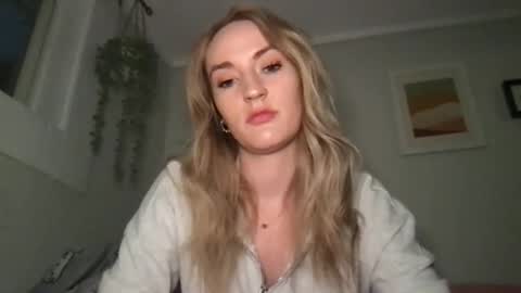 Jessica Sage online show from 12-21-24, 09:36