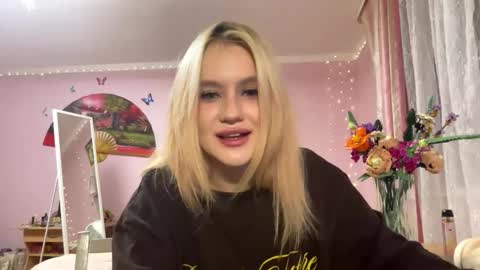 Melisa online show from 12-14-25, 02:11