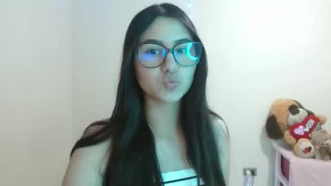 Snapshot of sahaliefox_ chatting on 09-29-25, 10:58 Sahaliefox online show from 09-29-25, 10:58