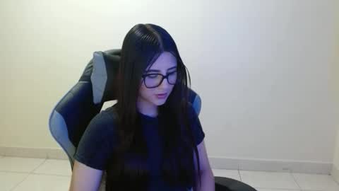 Snapshot of sahaliefox_ chatting on 10-23-25, 09:13 Sahaliefox online show from 10-23-25, 09:13