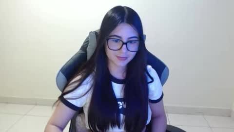 Snapshot of sahaliefox_ chatting on 10-30-25, 09:04 Sahaliefox online show from 10-30-25, 09:04