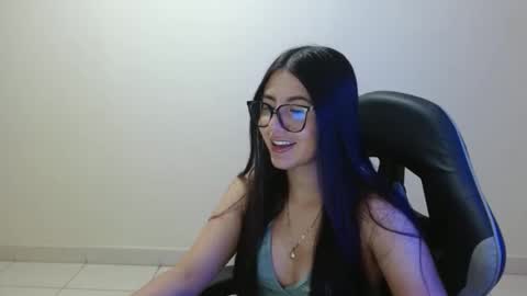 Sahaliefox  online show from 04-14-26, 09:10