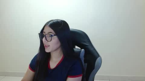 Sahaliefox  online show from 04-24-26, 06:32