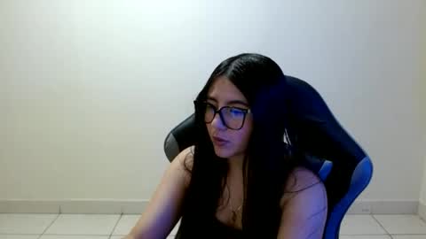 Snapshot of sahaliefox_ chatting on 06-13-26, 06:50 Sahaliefox online show from 06-13-26, 06:50