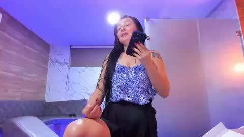 Snapshot of saharareid chatting on 09-14-25, 04:00 sahara reid online show from 09-14-25, 04:00