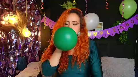 Snapshot of sahra_tayl0r_ chatting on 04-30-26, 05:19 SARA online show from 04-30-26, 05:19