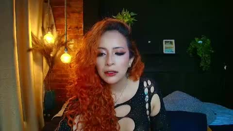 Snapshot of sahra_tayl0r_ chatting on 05-18-26, 02:01 SARA online show from 05-18-26, 02:01