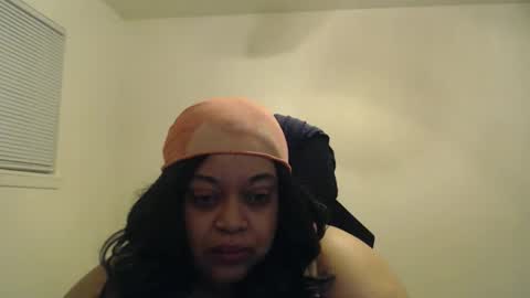 Snapshot of sailorlynnmoon chatting on 05-13-26, 02:31 Queen Serenity online show from 05-13-26, 02:31