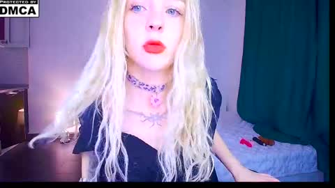 Snapshot of sailormoon666_ chatting on 05-25-26, 01:00 Sofia online show from 05-25-26, 01:00