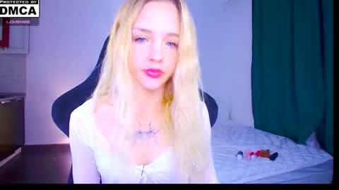 Snapshot of sailormoon666_ chatting on 06-08-26, 01:39 Sofia online show from 06-08-26, 01:39
