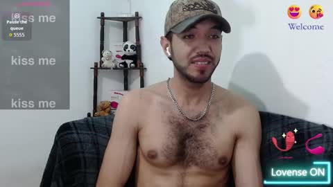 Snapshot of saint_castle chatting on 09-15-25, 01:16 Saint Castle online show from 09-15-25, 01:16