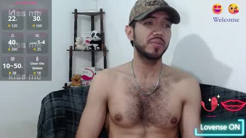 Snapshot of saint_castle chatting on 09-19-25, 02:13 Saint Castle online show from 09-19-25, 02:13