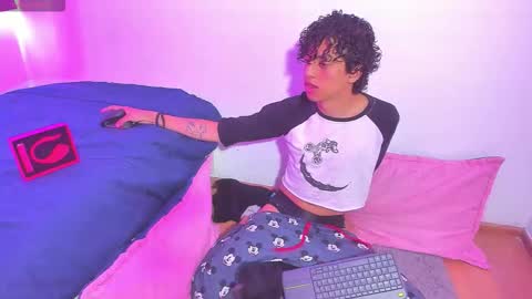 saint_dark online show from 11-25-25, 03:23