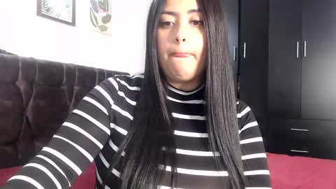 Snapshot of sakhmett chatting on 10-12-25, 03:27 Sarah online show from 10-12-25, 03:27