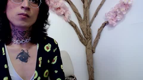 Hikari online show from 10-13-25, 07:25