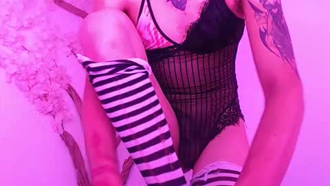 Hikari online show from 10-14-25, 03:13