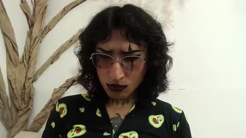 Hikari online show from 10-28-25, 06:32