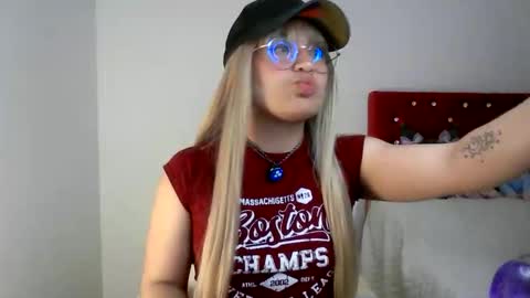 Saku online show from 11-18-25, 10:47