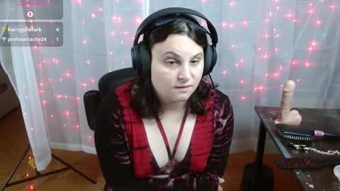 salacious_bunny online show from 11-19-25, 02:17