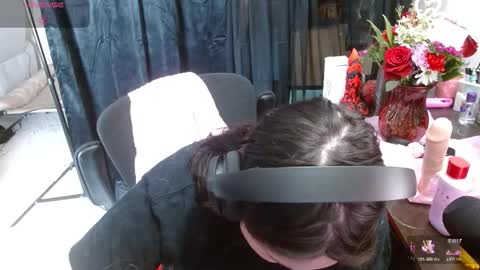 salacious_bunny online show from 02-15-26, 07:43