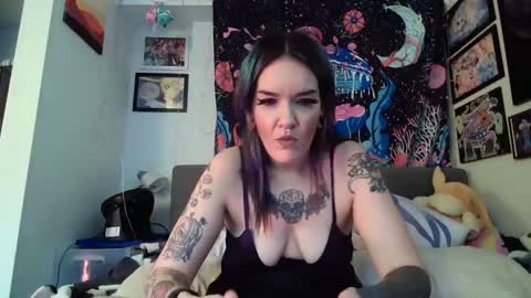 salemsslut online show from 12-30-24, 05:34