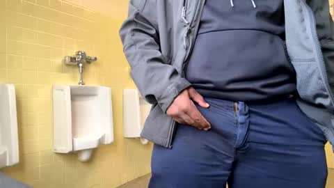 Snapshot of salgozzi chatting on 03-09-25, 01:15 Cum Hanks online show from 03-09-25, 01:15