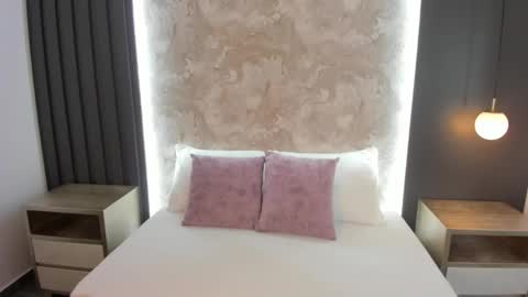 S A L I H A online show from 10-18-25, 04:37