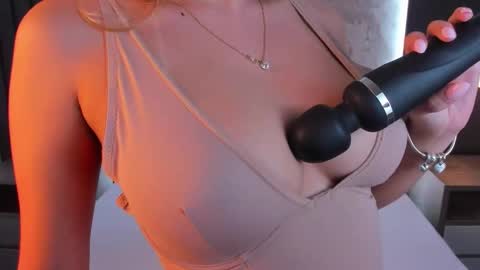 S A L I H A online show from 10-23-25, 02:33