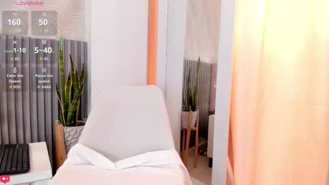 Snapshot of sally_azmani chatting on 12-05-25, 02:03 Silvia online show from 12-05-25, 02:03