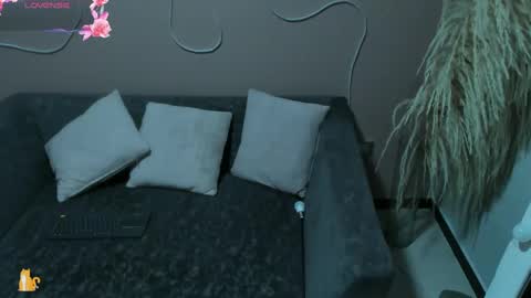  Sally White  online show from 03-12-25, 10:37