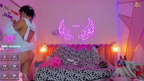 miss Sally online every night from 1am to 8am  Colombia time online show from 10-31-25, 10:05