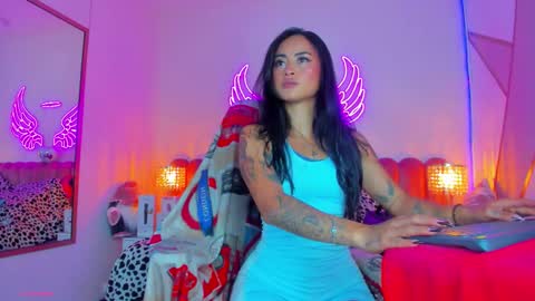 miss Sally online every night from 1am to 8am  Colombia time online show from 12-15-25, 01:59