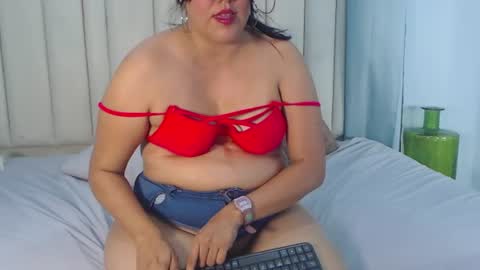 Snapshot of sallydickinson chatting on 07-17-26, 03:39 Sallydickinson online show from 07-17-26, 03:39