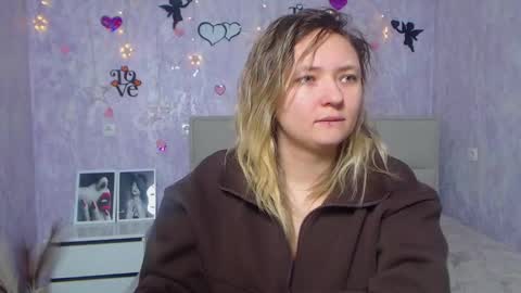 Snapshot of sallyverda chatting on 02-21-25, 07:10 Sally online show from 02-21-25, 07:10