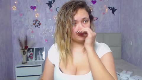 Snapshot of sallyverda chatting on 02-22-25, 02:06 Sally online show from 02-22-25, 02:06