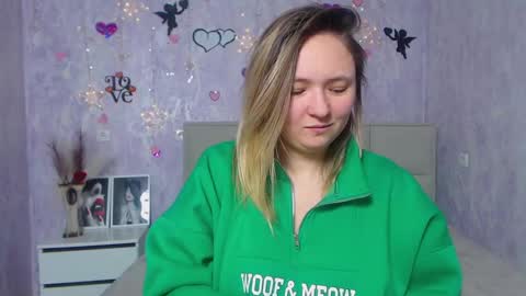 Snapshot of sallyverda chatting on 02-24-25, 09:52 Sally online show from 02-24-25, 09:52