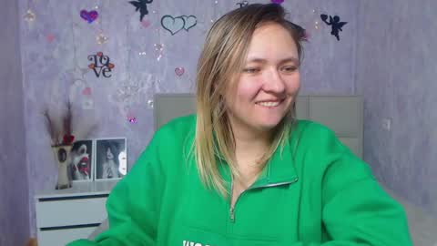 Snapshot of sallyverda chatting on 02-25-25, 04:03 Sally online show from 02-25-25, 04:03