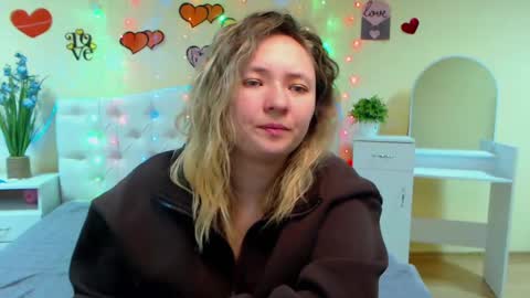 Snapshot of sallyverda chatting on 02-27-25, 06:42 Sally online show from 02-27-25, 06:42