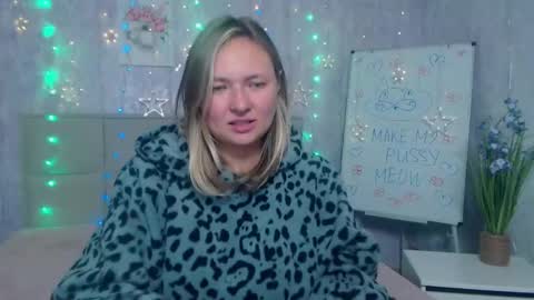 Snapshot of sallyverda chatting on 10-03-25, 02:19 Sally online show from 10-03-25, 02:19