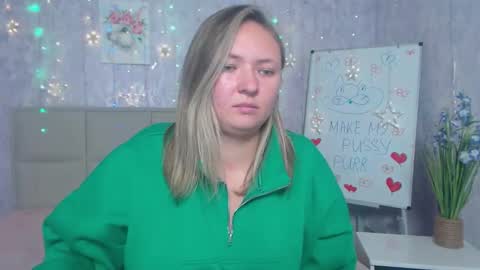 Snapshot of sallyverda chatting on 10-13-25, 05:35 Sally online show from 10-13-25, 05:35