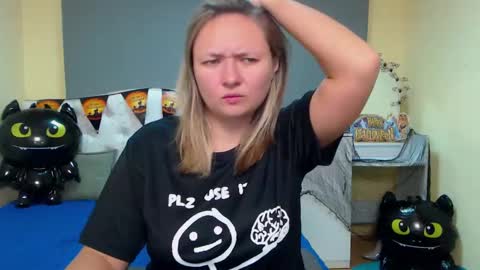 Snapshot of sallyverda chatting on 10-23-25, 05:33 Sally online show from 10-23-25, 05:33